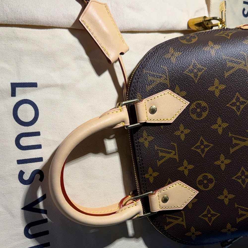Louis Vuitton Monogram Canvas Alma BB - Picture 9 of 10